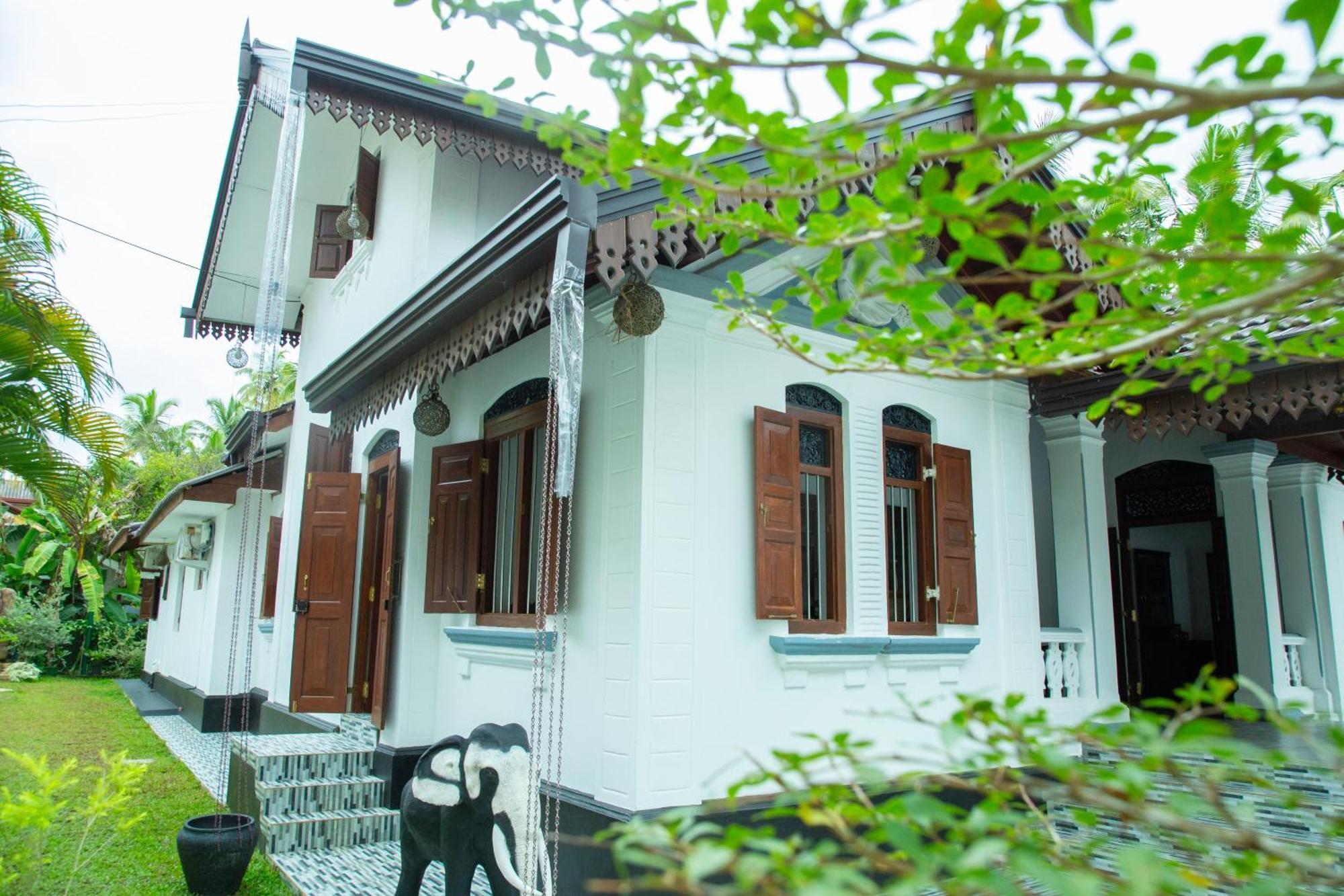 Ranagiri Relaxing Bungalow Bentota Exterior foto